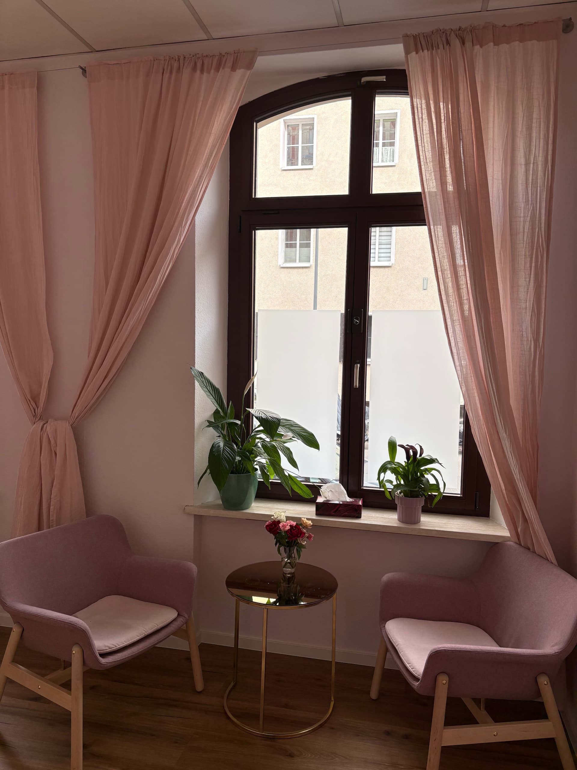 Einzelbehandlungsraum – Bild 6